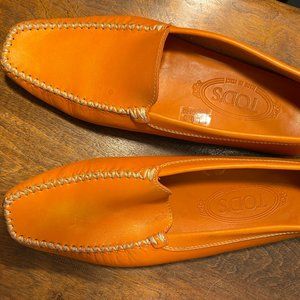 TOD's orange leather moccasins/drivers Women's 37.5/7.5
